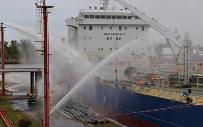 Berisso: simulacro de incendio en un barco petrolero