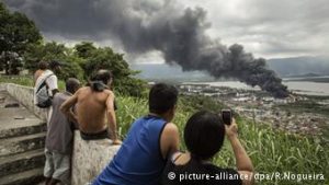 Incendio en el mayor puerto de Brasil02